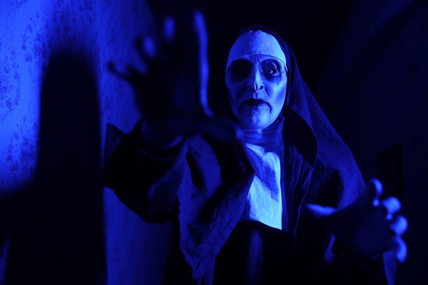 Фотография перформанса «Заклятие»